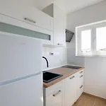 M Apartman *