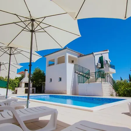 Apartman M Seget Vranjica