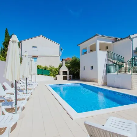 Apartman M Seget Vranjica